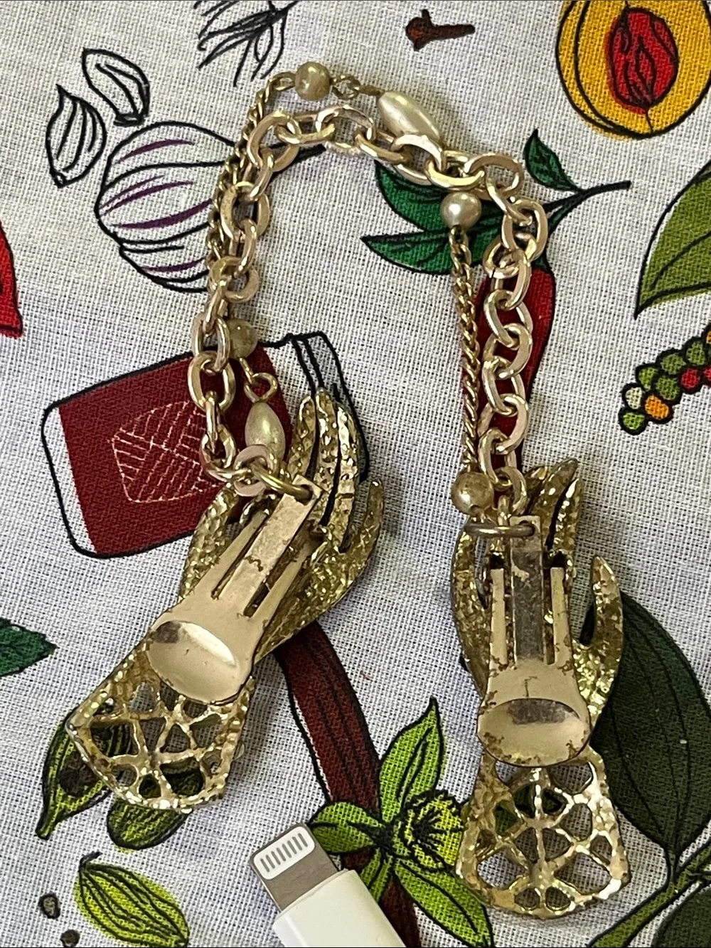 Vintage Gold Hand Motif Cuff Links with Pearls